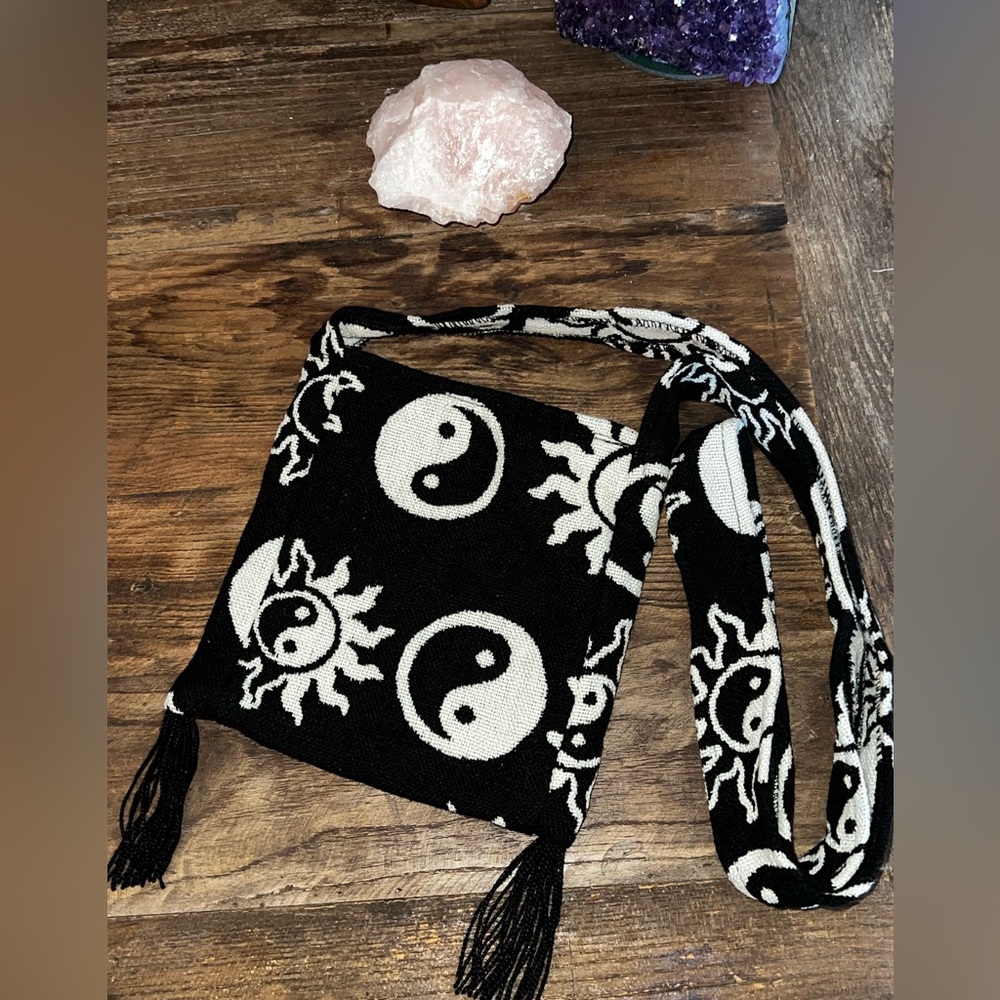 NEW Yon and Yang zippered crossbody bag